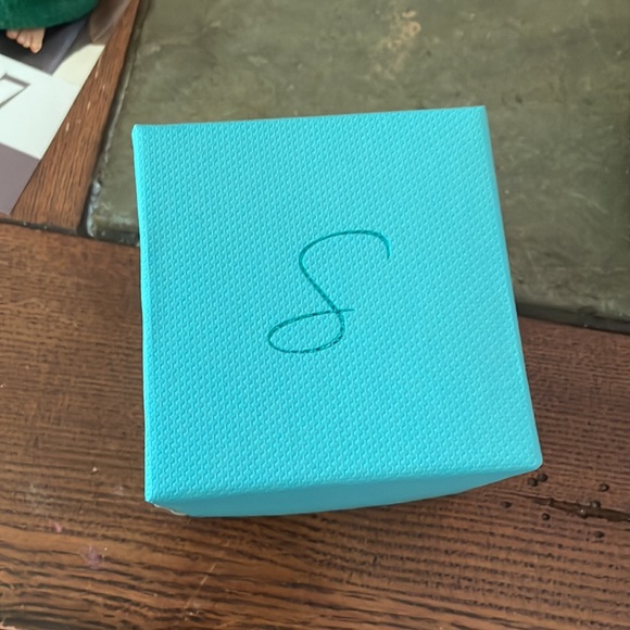 Brand new necklace - Picture 3 of 3